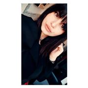 Giovane ragazza con attestato B1 impartisce lezioni di inglese